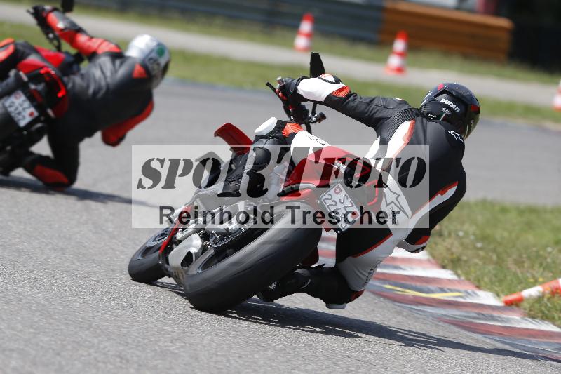 /27 12.06.2025 Ducati Schweiz Trackday Warmup  ADR/gelb-jeaune/backside